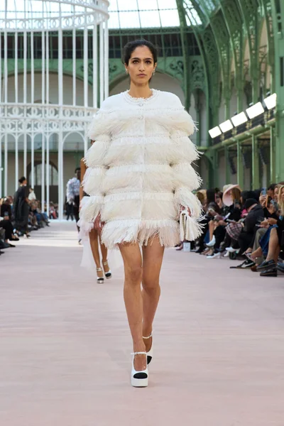 Look 69
